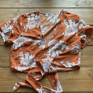 Summery crop tie top